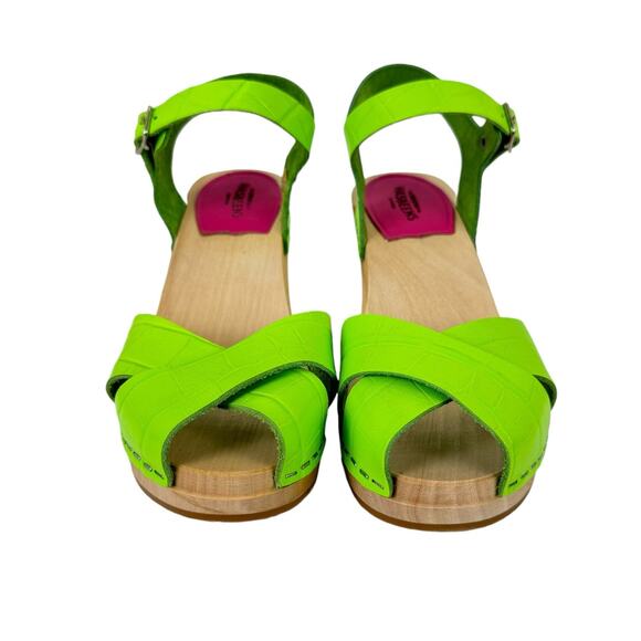 Swedish Hasbeens NWOB Mirja Neon Green Croc Print Leather Wood Heel Sandals - Picture 4 of 11